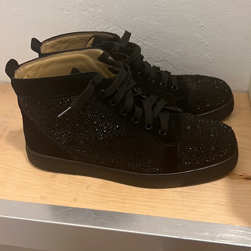Black and red Louis Vuitton red bottom shoes